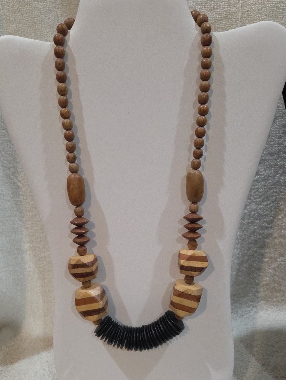 VINTAGE WOOD BEAD NECKLACE